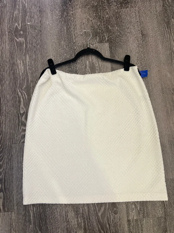 J McLaughlin Textured White Skirt (Size XL) high slit skirt