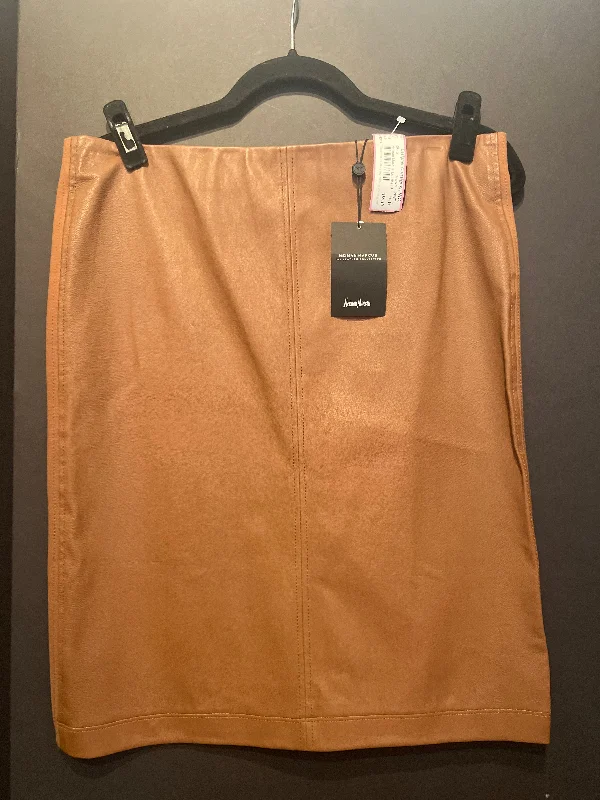 Neiman Marcus Leather Skirt (Size Large Petite) asymmetrical skirt cut